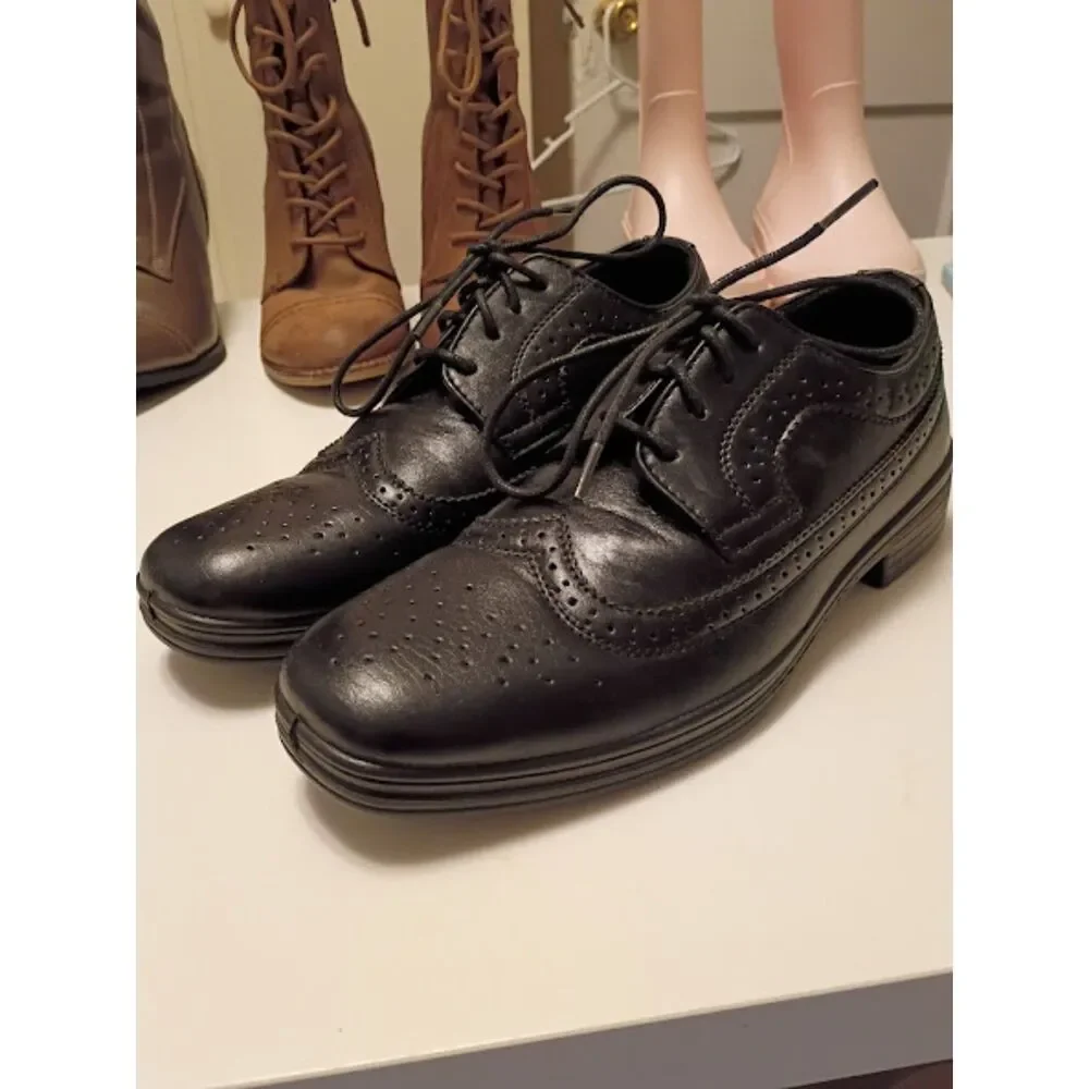 Deer Stags Wingtip style kids dress shoe